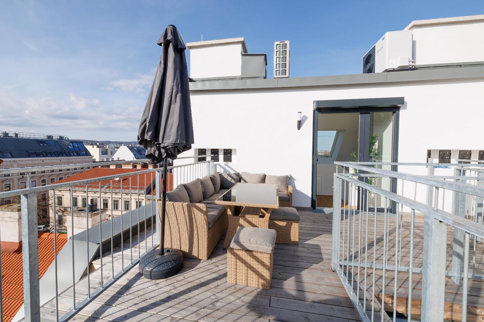 Symphony Apartments 38 - Modern Loft With Terrace And Grill In Central Location Vídeň Exteriér fotografie