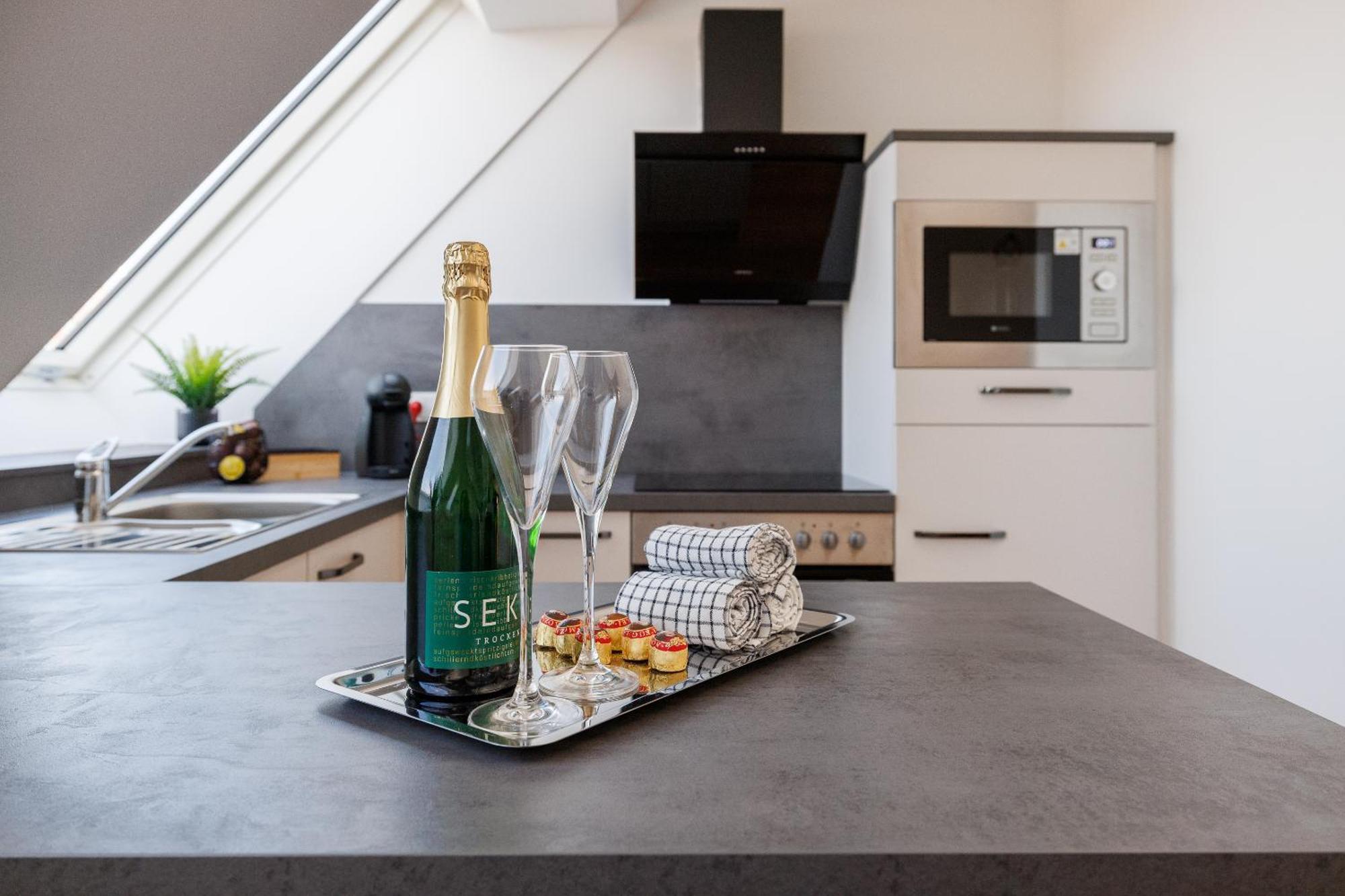 Symphony Apartments 38 - Modern Loft With Terrace And Grill In Central Location Vídeň Exteriér fotografie